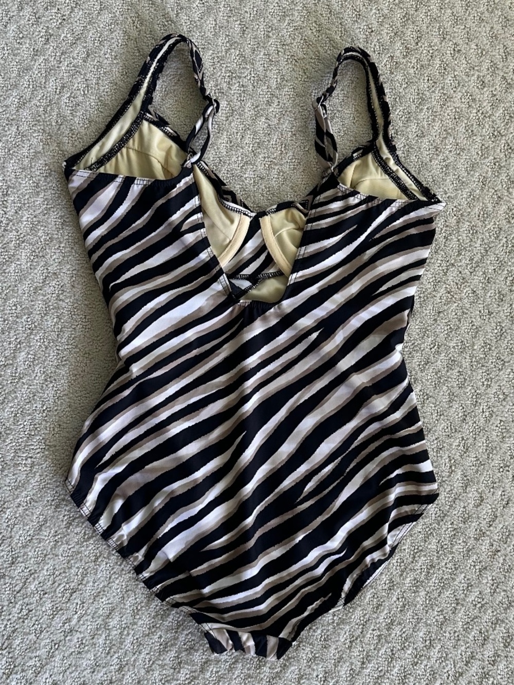 Miraclesuit Opposites Attract Sanibel Underwire One-Piece Swimsuit 16 Beach Pool - Picture 9 of 13